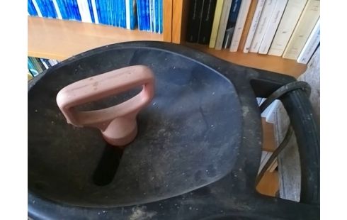 BROYEUR A FEUILLES JAUNE ET NOIR