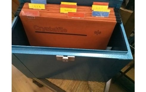 BOITE BLEUE DE RANGEMENT AVEC CLASSEURS