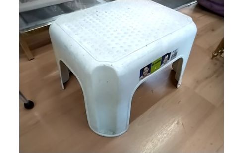 TABOURET PLASTIQUE BLANC