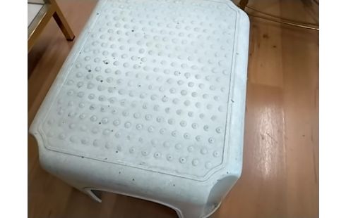 TABOURET PLASTIQUE BLANC
