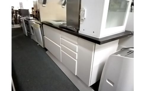 CUISINE EQUIPEE LAQUÉ BLANCHE