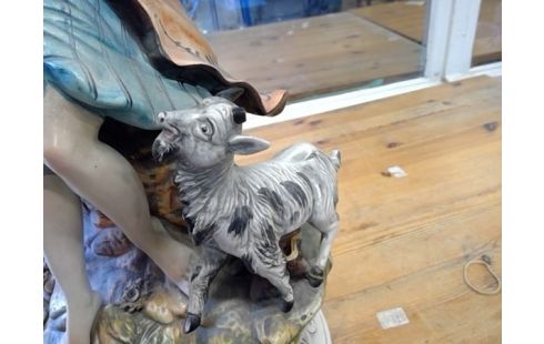 POSTURE JEUNE BERGERE