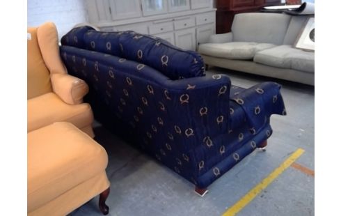 CANAPE AMERICAIN SATIN BLEU COURONNES OR