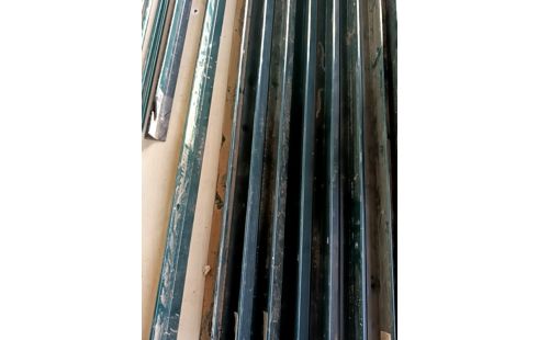 PIQUET ACIER POUR GRILLAGE