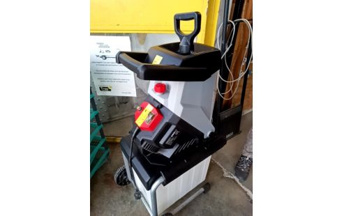 BROYEUR VEGETAUX 2500W ACCRSV
