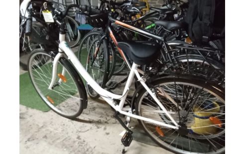 VELO DE FEMME BLANC CITY 40 6 VITESSES