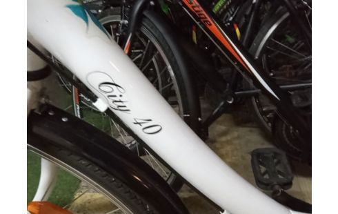 VELO DE FEMME BLANC CITY 40 6 VITESSES