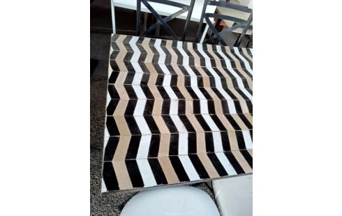 TABLE ZELIGE ZÉBRÉ