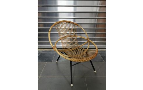 FAUTEUIL VINTAGE ROTIN, PIETEMENT NOIR