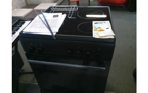 CUISINIERE HOTPOINT VITROCERAMIQUE