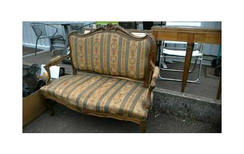 BANQUETTE STYLE LOUIS XVI EN L'ETAT