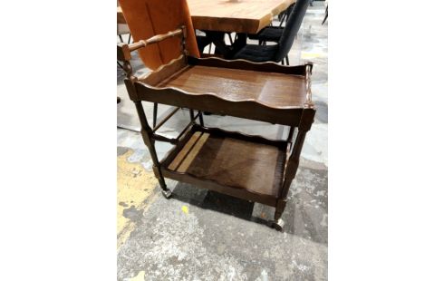 DESSERTE A ROULETTES