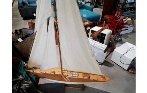 BATEAU VOILIER EN BOIS