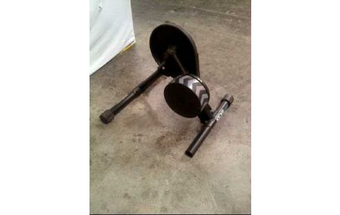 ROLLENTRAINER <WAHOO> KICKR CORE