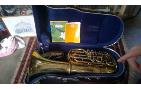 TUBA MET BIJBEHOREN SMITH AND CO