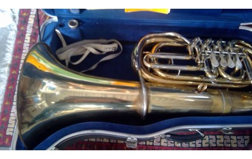 TUBA MET BIJBEHOREN SMITH AND CO