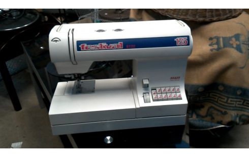MACHINE A COUDRE PFAFF