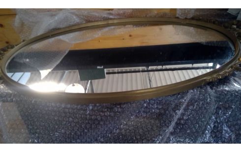 SPIEGEL OVAAL IN KOPEREN LIJST