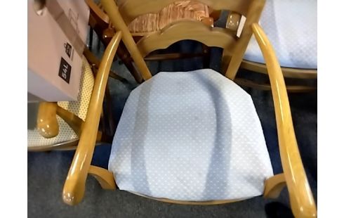 CHAISE AVEC ACCOUDOIRS