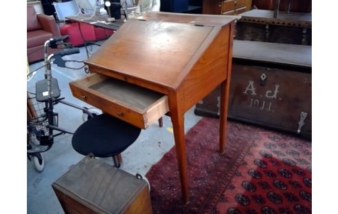 MEUBLE D'APPOINT SCRIBAN SUR PIEDS PUPITRE