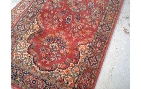 TAPIS COULOIR MECA DOMINANTE ROUGE