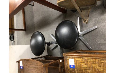 TABOURET CUIR NOIR PIED CHROME