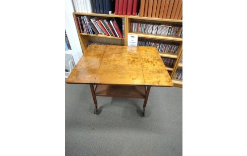 DESSERTE STYLE ANGLAIS