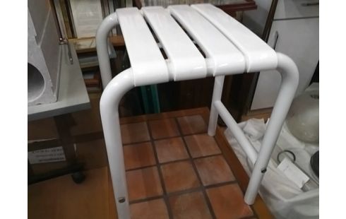 TABOURET BLANC DE DOUCHE