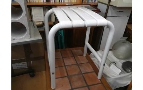 TABOURET BLANC DE DOUCHE