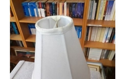 LAMPE BLANCHE A PAMPILLES