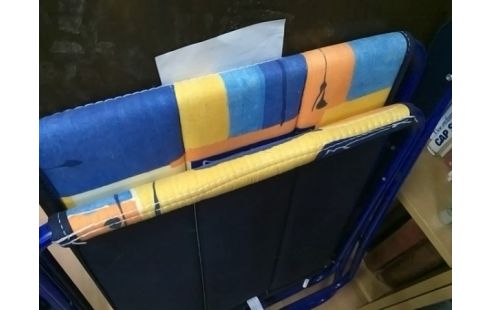 CHAISE PLIANTE BLEUE