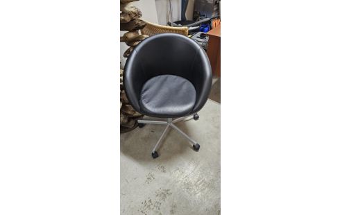 FAUTEUIL SUR ROULETTE