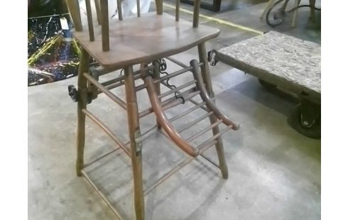 CHAISE HAUTE EN BOIS ANCIENNE