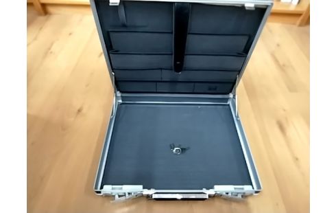 ATTACHE CASE VINTAGE DELSEY AVEC CLE