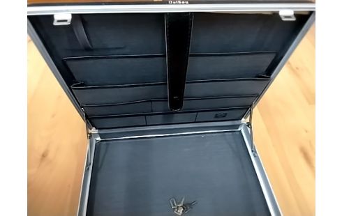 ATTACHE CASE VINTAGE DELSEY AVEC CLE