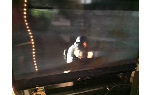 TELEVISEUR SAMSUNG 102 CM 4K SMART TV