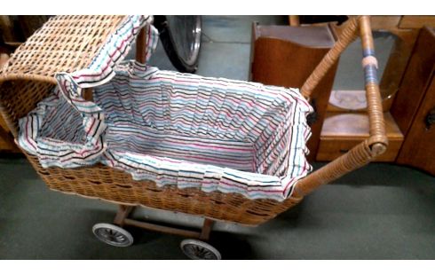 KARREN IM VINTAGE-STIL RATTAN