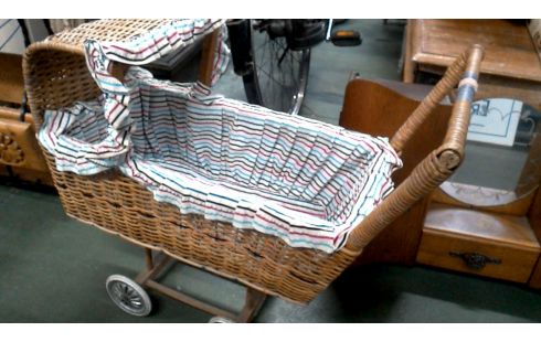 KARREN IM VINTAGE-STIL RATTAN