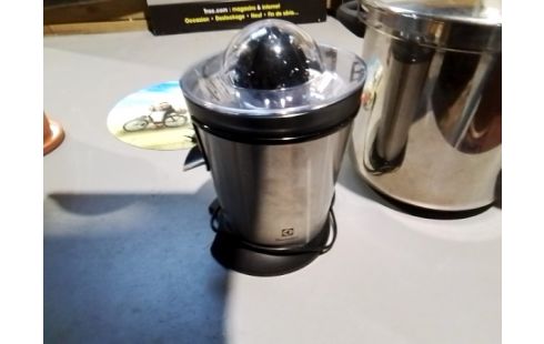 PRESSE AGRUMES ELECTROLUX