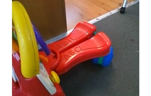 TROTTEUR ENFANT ROUGE