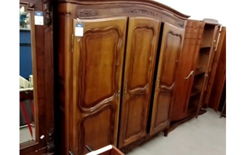 ARMOIRE 3 PORTES