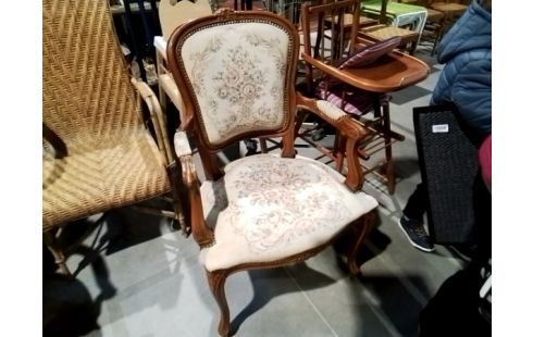 FAUTEUIL DE STYLE BOIS ET TISSU FLEUR