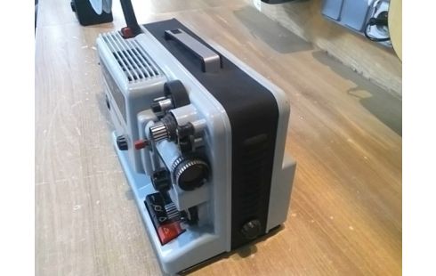 PROJECTEUR SUPER 8 HEURTIER SANS CABLE D'ALIMENTATION