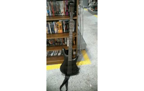 GUITARE BASSE IBANEZ PIED ET HOUSSE