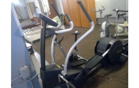 VELO ELLIPTIQUE TECHNOGYM