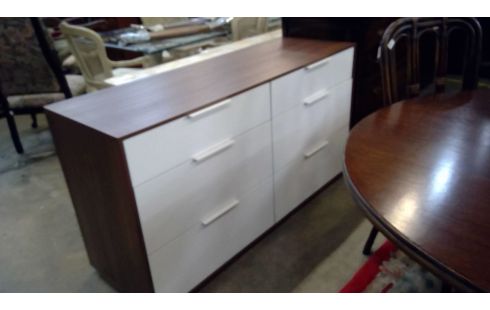 LADENKAST/LIVING DESIGN IKEA/WIT/MODERN