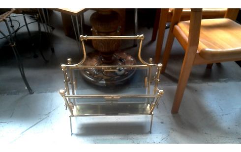 KRANTENHOUDER MESSING/GLAS