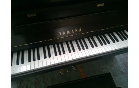 PIANO YAMAHA B1