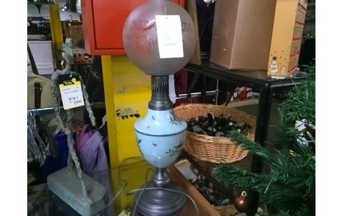 LAMPE ANCIENNE ETAIN ET BOULE VERRE