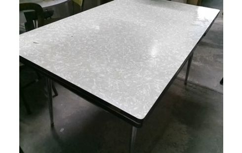 TABLE FORMICA VERTE